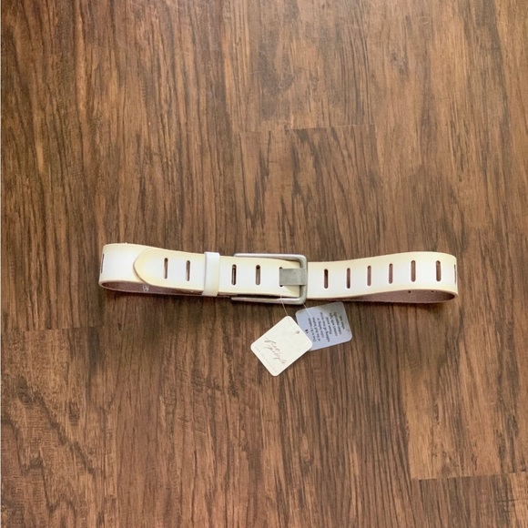 Free people we the free Jona belt  in ivory color - Picture 2 of 16